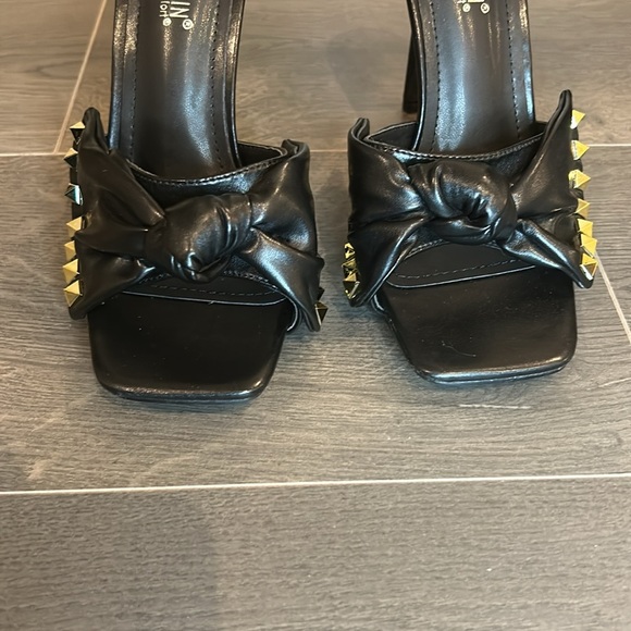 Cape Robbin Darian Slip On Black Open Toe High Heel Clogs with Gold Studs NEW - Picture 6 of 17